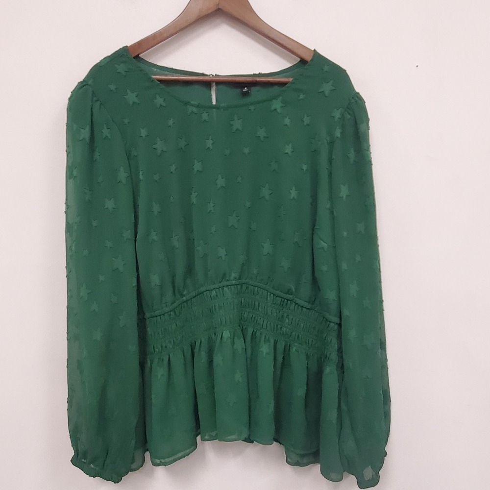 Torrid Womens Puff Sleeve Smocked Witchy Celestial Star Top Size 4X Green Ruffle